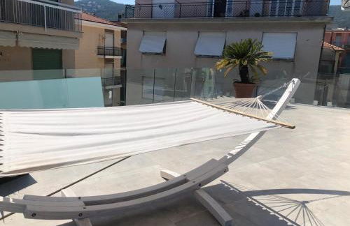 Appartamento Spotorno con ampio terrazzo attrezzato anche con angolo cottura - Foto 33