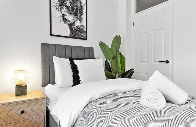 2BR Flat, Free Parking, Close to Airport & Centre - Foto 5