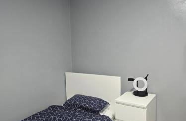 Manchester - House - Sleeps 6 - Parking - Garden - Foto 18