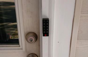 Getaway Country Cottage -Entire House w/ Fireplace - Foto 21