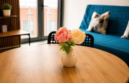 The Works-Fresh 2bed in centre, opposite Arndale. - Photo 3