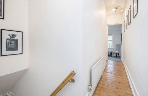 Stylish Victorian 3 Bed House Huge Garden/Parking - Foto 20