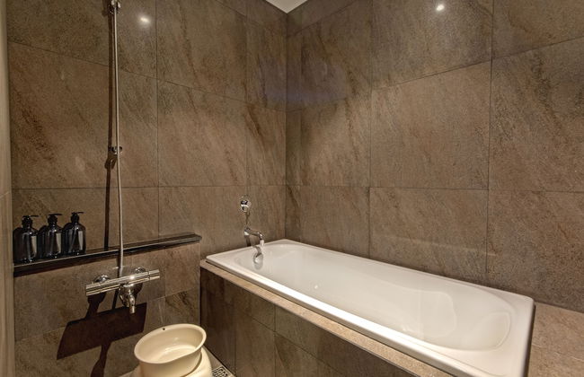 Isoras Cikarang - Photo 22