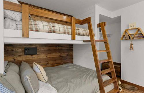 Modern Mountain Lake House - Foto 29