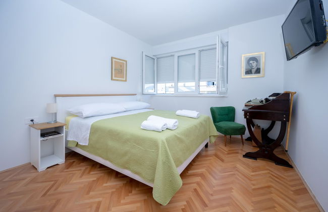 Billie Holiday apartment with balcony - Photo 1