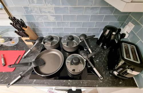 16A Ground floor setup for your most amazing relaxed stay Free Parking Free Fast WiFi - Foto 26