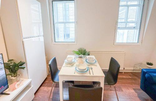 Promo Rate - 2BDR flat with AC in Embankment near Charing Cross, Trafalgar Square, London Eye, Big Ben - Photo 16