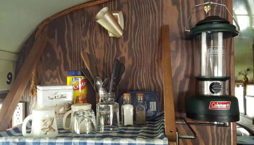 Unique Renovated School Bus for Camping in the Klamath National Forest, California - Foto 5