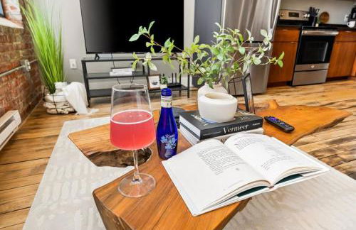 The Urban Loft - Stylish Industrial Living - Foto 17