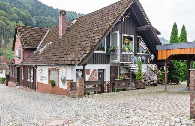 Rustic Holiday Home With Balcony - Foto 25
