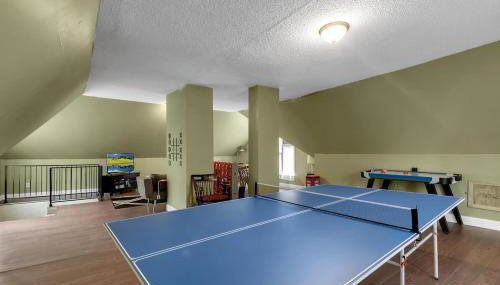 5BR Family Victorian Walk2Falls KingSuite Gameroom - Foto 4, Game Room