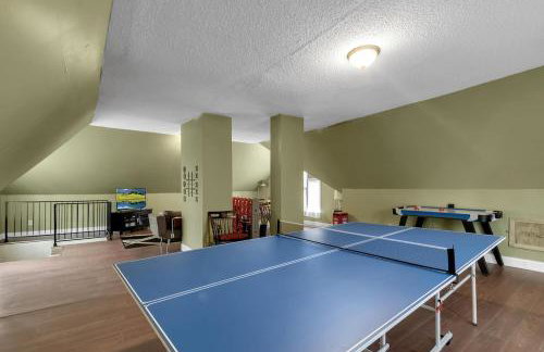 5BR Family Victorian Walk2Falls KingSuite Gameroom - Foto 4