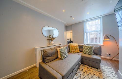 Stunning 1 Bedroom 4 Guest Flat by Anfield Stadium - Photo 12