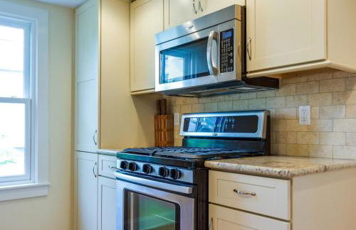 3BR Beautiful Remodeled Victorian w/ Beach Locker - Foto 7