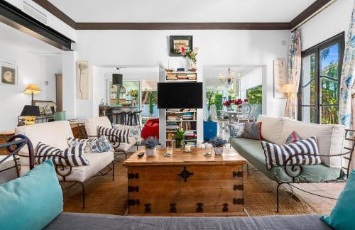 Villa Familiar con Piscina - Photo 4