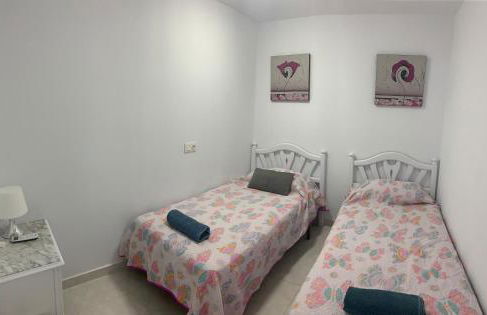 Orange Apartments - Photo 42