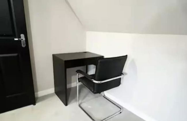 Charming 3 Bed Home in Stepps, Glasgow - Garden & Patio - Photo 20