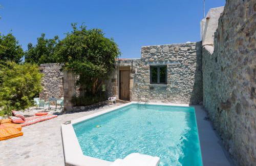 Muazzo Creta Stone House, Nature Escape with Pool, By ThinkVilla - Foto 6
