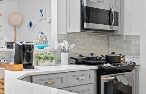 Steps to Sand! - Wellness Escape - Coastal Retreat - Foto 44