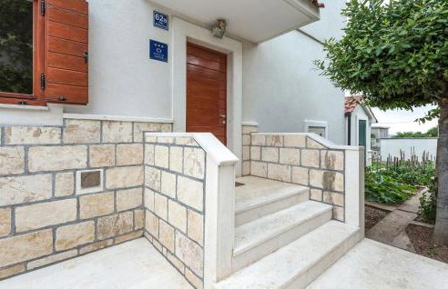 4 Bedroom Beautiful Home In Mravinci - Photo 20