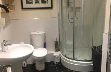 Historic Peel House Serviced Apartments - Photo 11