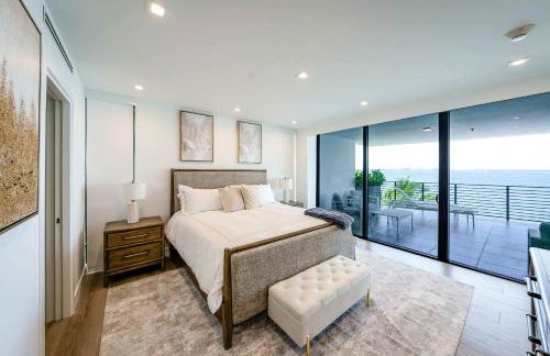 Bayview Villa by Rove Travel - Waterfront with Patio - Foto 14