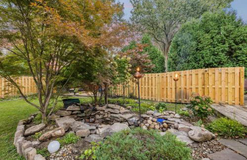 Steps to Edgewater - Sleeps 14 - Fun Game Room Retreat - Foto 73