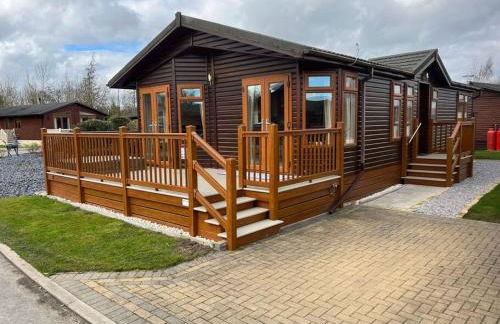 Mandarin Lodge with Hot Tub - Foto 1