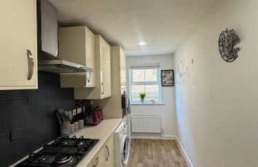 Town Centre spacious 4 bed town house - Foto 9