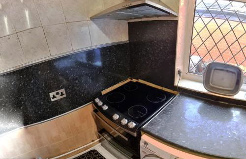 3 Bedroom House Ideal for Work Family Short or Long Term Stays Easy Access to Manchester Oldham Halifax Bury - Foto 21