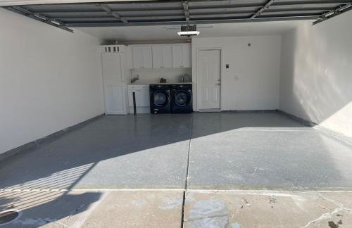 Quiet Community, Stylish Escape - Photo 26