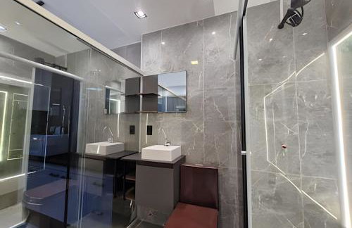 Pé na Sapucaí! Apto Completo, Decorado e Metrô na Porta - Foto 26