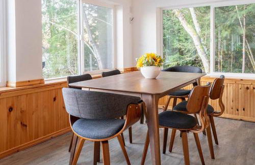 Oceanfront Retreat, Mount Rainier, King bed, Games - Foto 12