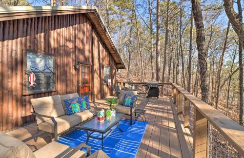 Scenic Greers Ferry Cabin with Deck and Fire Pit! - Foto 2