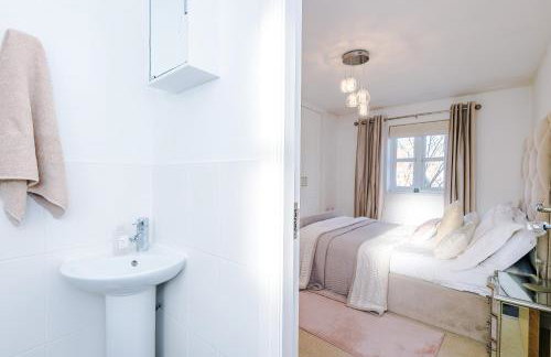 Driveway Stylish 3Bedroom Home in Middleton - Foto 28