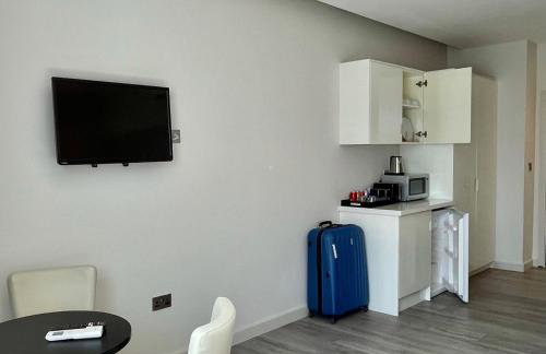 Axiom Park Hotel - Photo 92