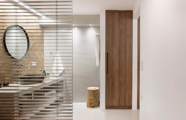 Pebble Luxury Suite by the Sea - Photo 21