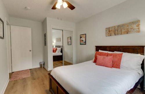 Beautiful 3 Bedroom- free parking 2M to Broadway - Foto 5