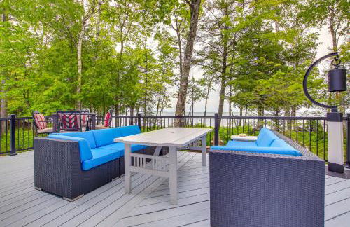 Modern Waterfront Home - 1 Mi to Cave Point Park! - Photo 34
