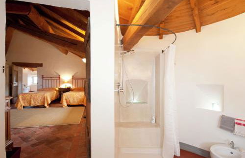 A Castle Stay in Wine Country - Foto 41