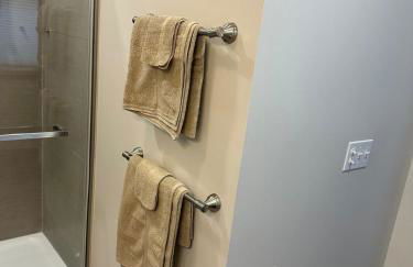 304 New Luxury Downton Condo with Fireplace, 2 bdrm - Foto 15