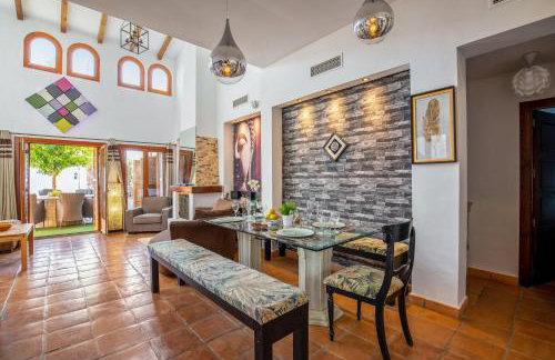 Luxurious Villa in Baños y Mendigo, Spain - Perfect for Families and Groups - Foto 12