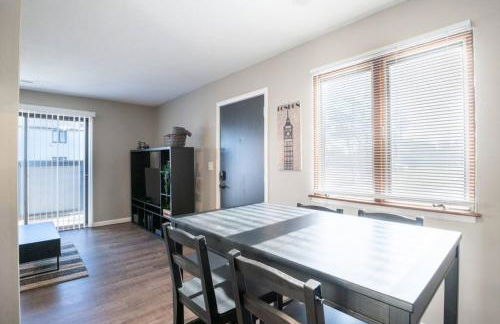 THE BLACK STRAT an iconic, new age apartment - Foto 9