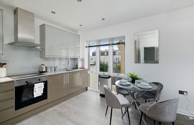 Town Center 2 bed Serviced Apartment 8 - Foto 16