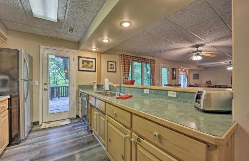 Lakefront Getaway with Private Dock and Kayaks! - Foto 29