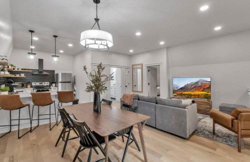 Carriage House Loft - King Bed and Garage Parking - Foto 9