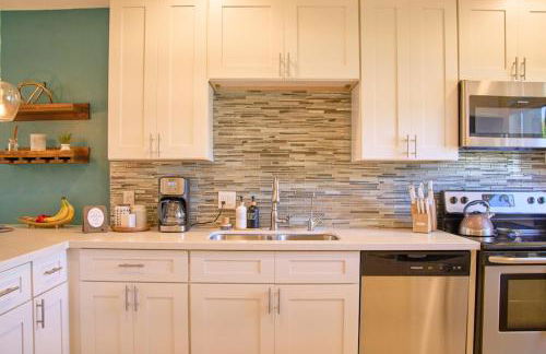 The Scott Getaway - Walkable to Old Town, remodeled space, outdoor pool! - Foto 10