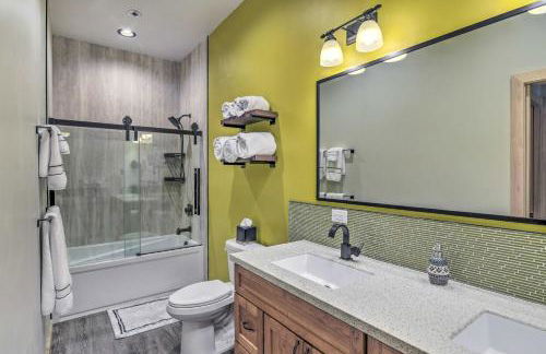 Modern Downtown Apt - Walk to Parks and Cafes! - Photo 16