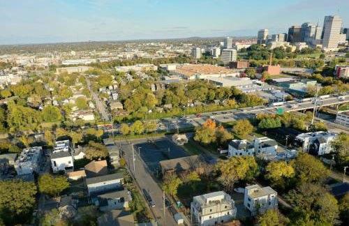 Great Family Home near Downtown - Foto 38