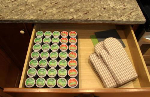 River Rock Cabin - Comfortable, Private Home with King Beds & Mountain Views - Foto 13